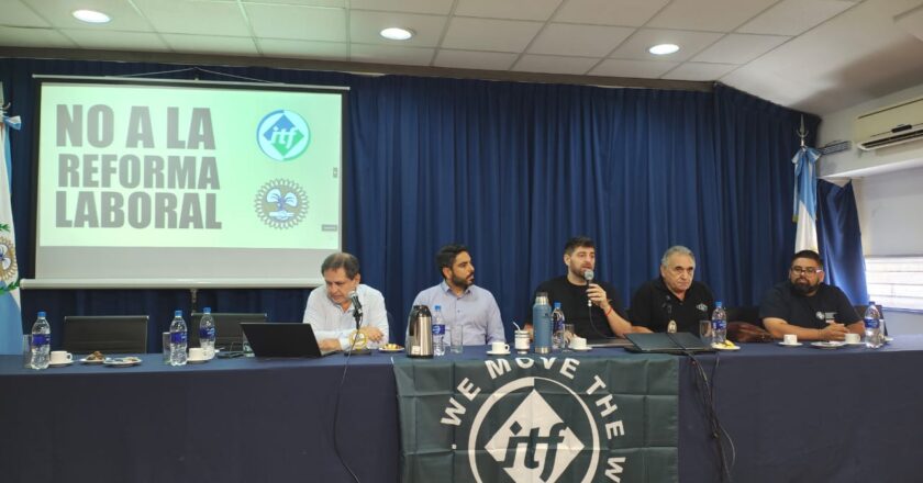 Schmid: “La reforma laboral no crea empleo, sólo busca disciplinar a los trabajadores”