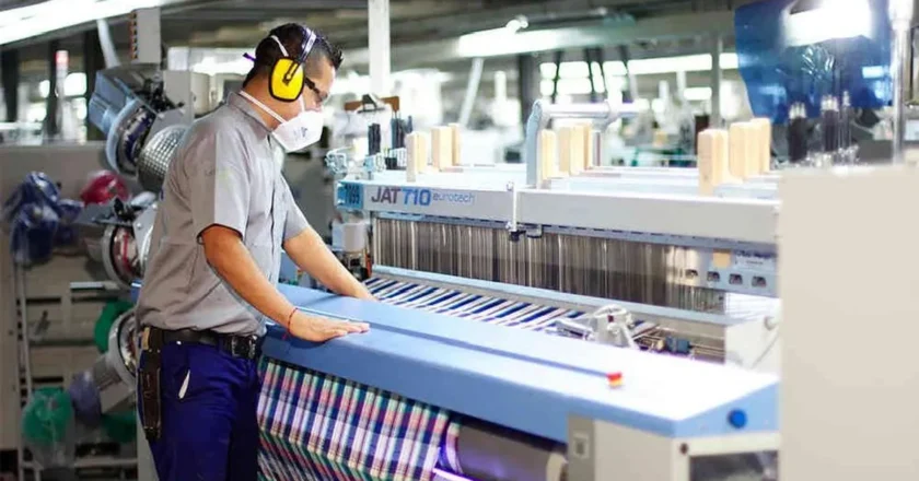 Agoniza la industria textil: según cifras oficiales la utilización de la capacidad instalada perforó el piso del 30%