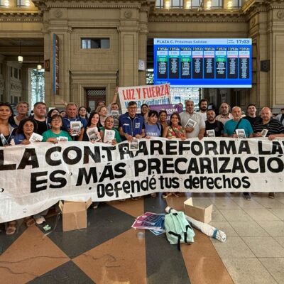 Alimentación salió a volantear contra la Reforma Laboral: «Esto lo frenamos en las calles, en las fábricas, en los colegios, las universidades y los talleres con unidad, solidaridad y organización»