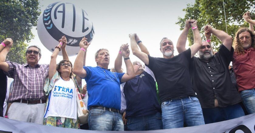«Esto se resuelve con lucha, salgamos a pelear por nuestra dignidad», pidió Abel Furlán