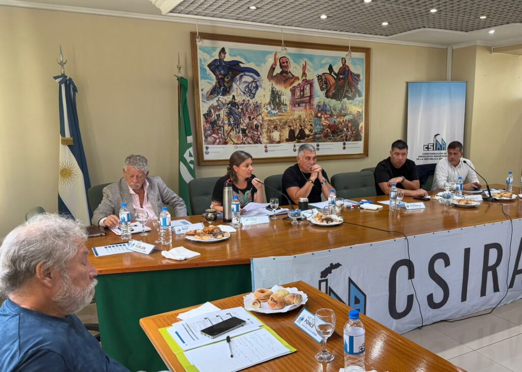 Los gremios industriales rechazaron la Reforma Laboral y anticiparon protestas: "No van a ver a los trabajadores de rodillas, les sobra coraje y dignidad"