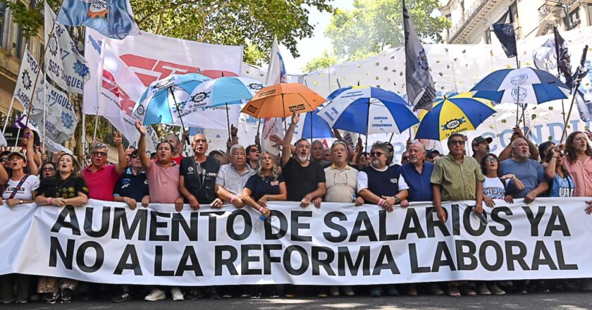 En la previa al paro de 36 horas, escala la tensión entre ATE y el Gobierno Nacional por la amenaza de no pagar salarios en febrero