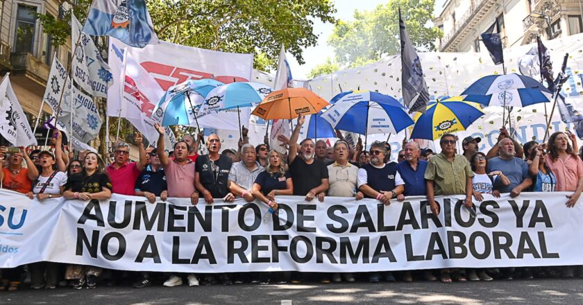 En la previa al paro de 36 horas, escala la tensión entre ATE y el Gobierno Nacional por la amenaza de no pagar salarios en febrero