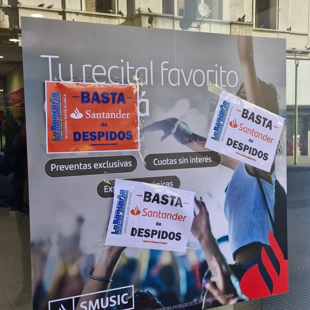 Bancarios denuncian el cierre de más de 40 sucursales y se declaran en estado de alerta en el Santander