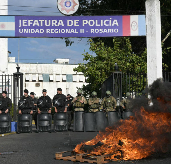 Un referente gremial propuso la sindicalización de los policías como salida a los conflictos salariales como el de Santa Fe