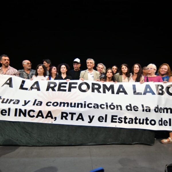 Artistas, periodistas, actores y representantes de la cultura y la comunicación también rechazaron la reforma laboral de Milei