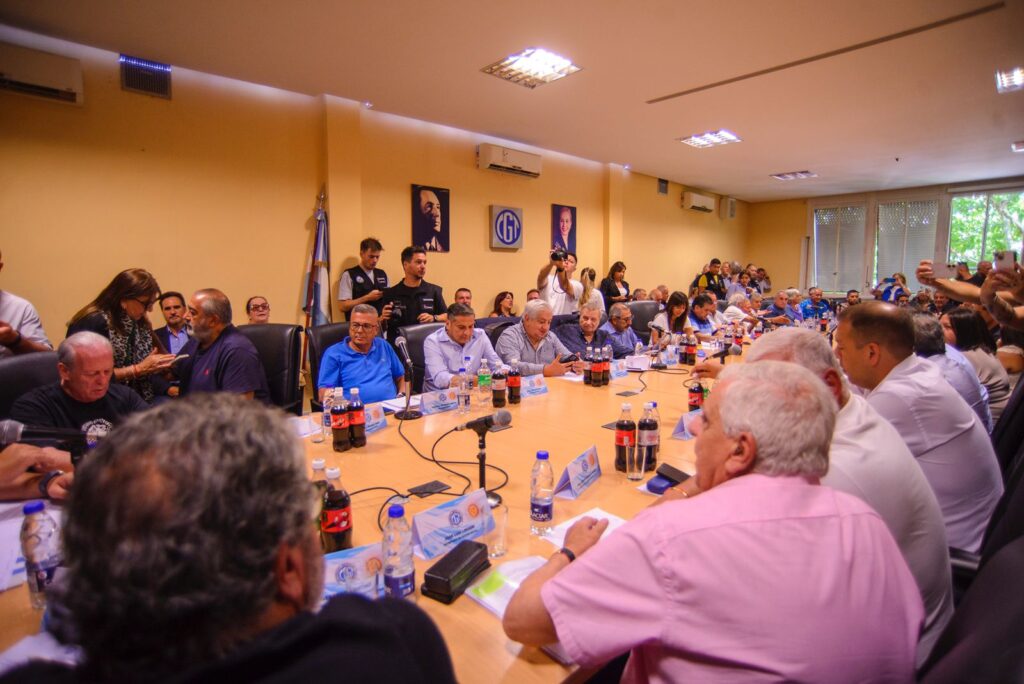 Paro General sin movilización con la adhesión de todo el transporte, la alternativa que toma fuerza en la CGT para el día del tratamiento de la Reforma en Diputados