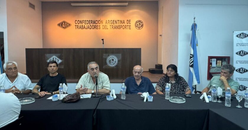 Los gremios del Transporte decretan un cese de tareas para este miércoles desde las 13 horas y empieza tomar color la protesta contra la Reforma Laboral