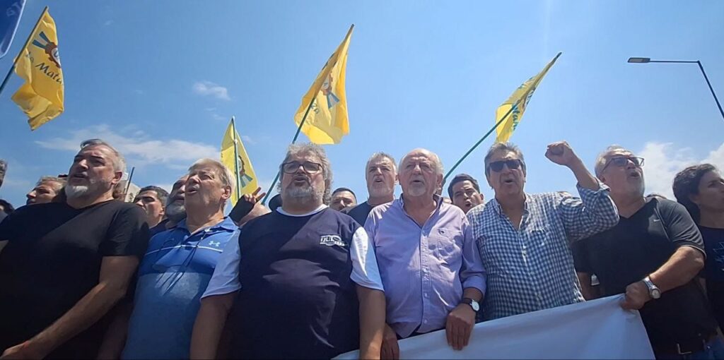 Las CTA salen a "panfletear" a las estaciones de trenes el rechazo a la Reforma Laboral: "Es para ponernos de rodillas a quienes todos los días ponemos el cuerpo para trabajar"