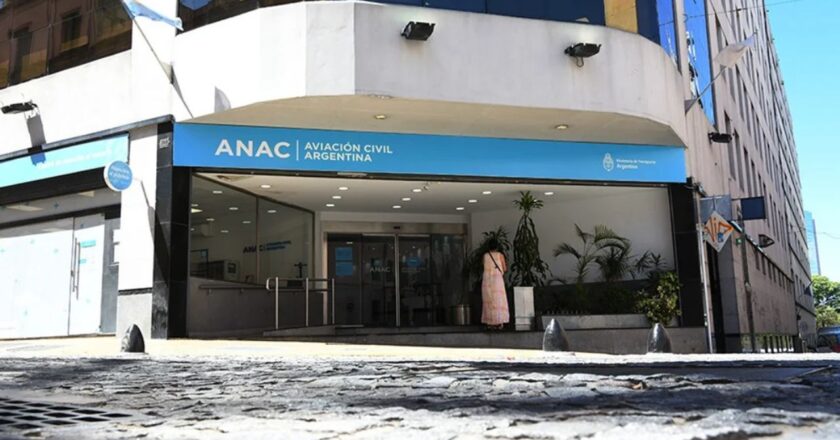 El Gobierno convocó al gremio a discutir salarios y se suspendió el paro que amenazaba con frenar los vuelos