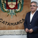 Jalil propone pagar el 50% del sueldo a estatales de Catamarca que pasen al sector privado