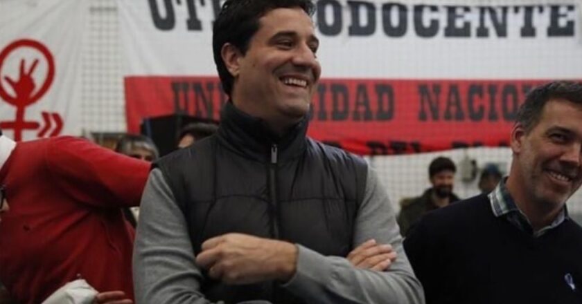Docentes universitarios marplatenses iniciaron la expulsión del senador Maximiliano Abad del gremio ADUM tras su voto a favor de la reforma laboral y evalúan paros mensuales