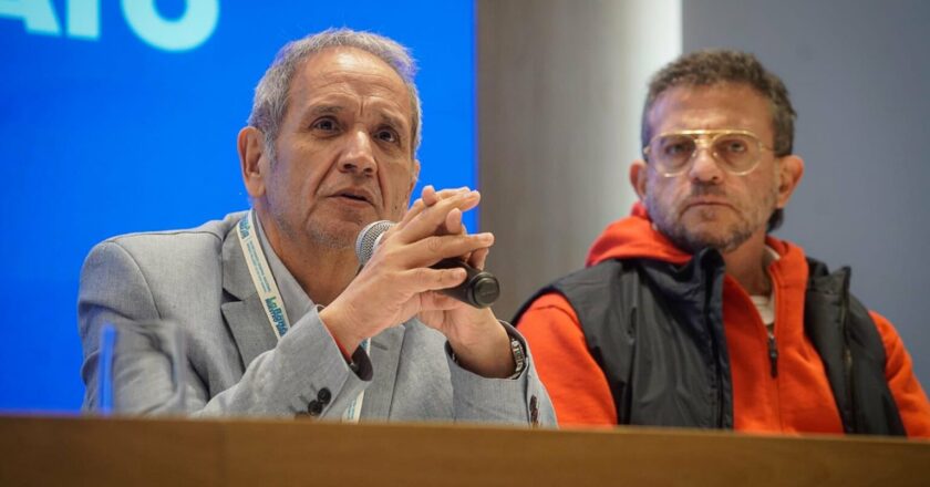 Bancarios denuncian el cierre de más de 40 sucursales y se declaran en estado de alerta en el Santander