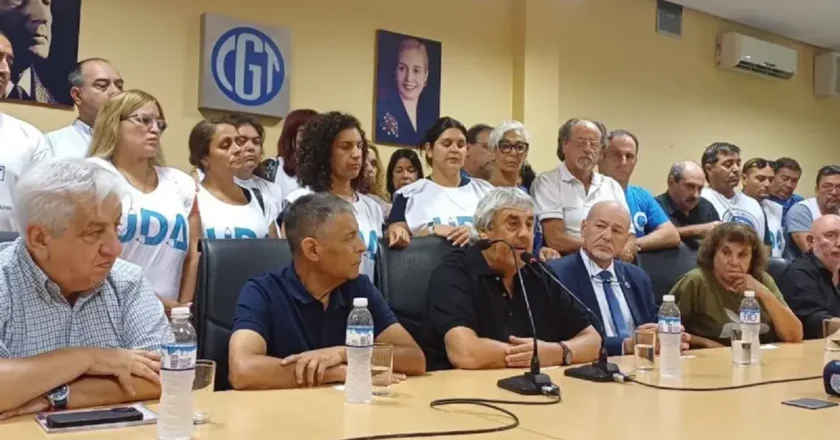 Docentes de la CGT llamaron al paro para comienzos de marzo en reclamo por paritarias y rechazaron el proyecto de «libertad educativa» del Gobierno