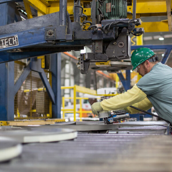 La Argentina de Milei perdió más de 28.000 empresas en dos años y medio: el entramado pyme se desangra