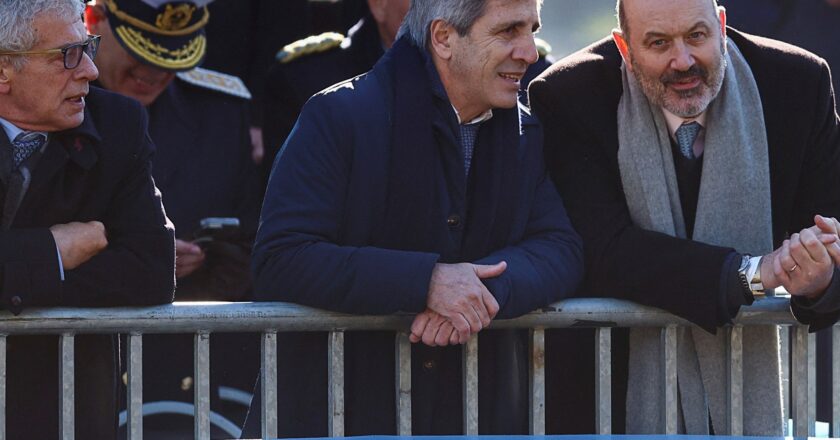 Sturzenegger decretó la jubilación forzosa en el Estado para quienes estén en edad, reúnan o no los años de aportes