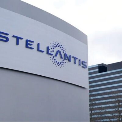 En medio del cimbronazo por el cierre de Fate, Stellantis confirmó que paraliza su producción en El Palomar hasta marzo