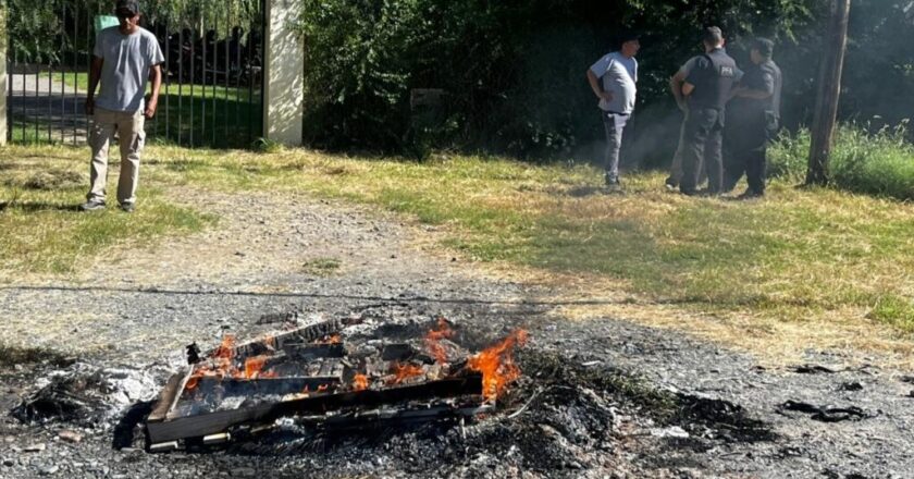 Trabajadores de VVC Textil protestaron por salarios adeudados y falta de aportes, reclaman la intervención del gobernador Raúl Jalil