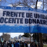 Los gremios docentes bonaerenses aceptaron la propuesta salarial de Kicillof: aumento de un 5% en marzo y 2,5% en abril más el FONID