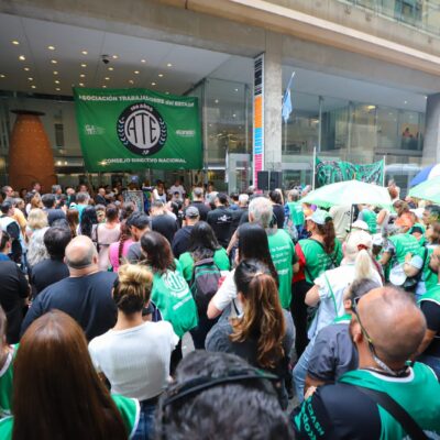 ATE protestó en la Superintendencia de Salud ante el intento de vaciamiento y en medio de las denuncias por corrupción