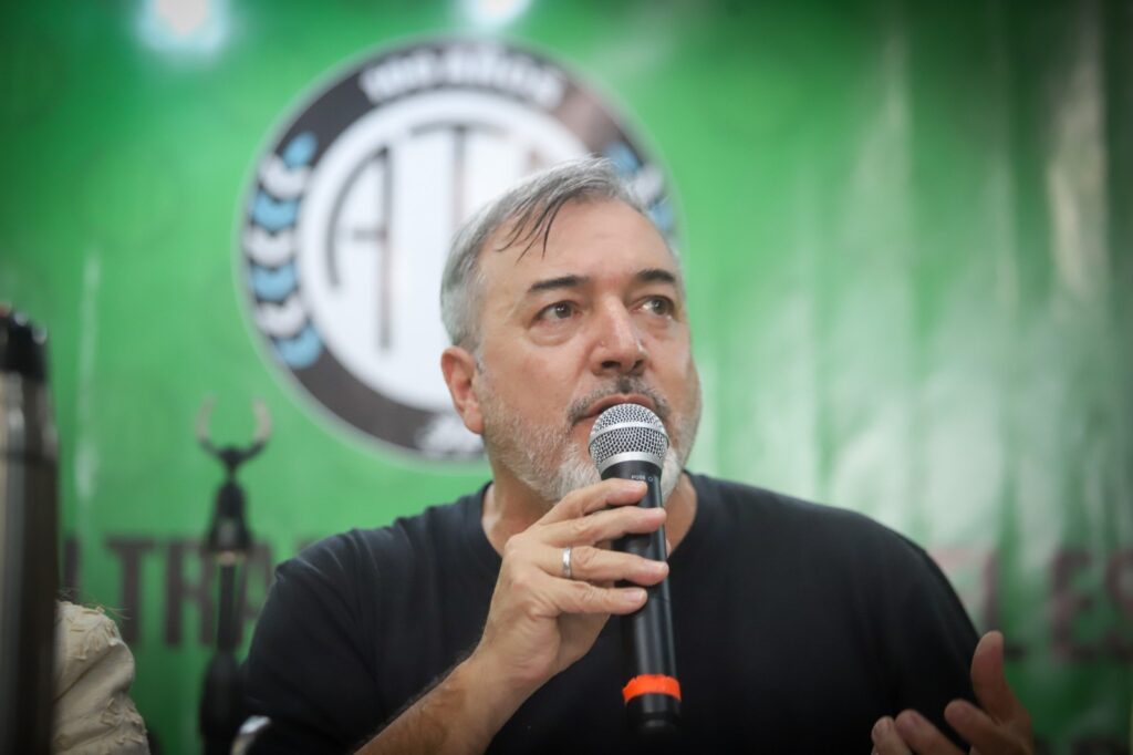 Tras eliminar el plus por presentismo y bajar hasta $150 mil los salarios, el Gobierno convocó a paritarias a los gremios del sector público