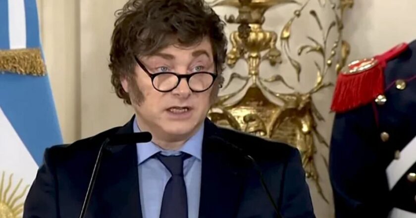 Advierten que con Milei, los salarios de los docentes y NODOCENTES de universidades acumulan 16 meses seguidos a la baja