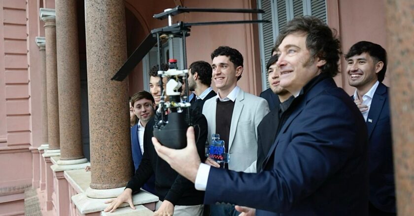 Trabajadores de la CONAE advierten que por el ajuste a la ciencia, el gobierno «más que a la Luna nos llevan al subdesarrollo»