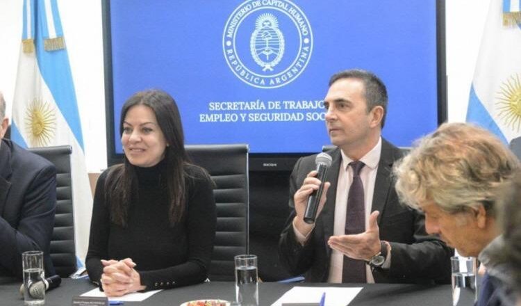 El salario mínimo perdió casi el 40% de su poder adquisitivo durante la gestión libertaria y ya está por debajo de los niveles de 2001