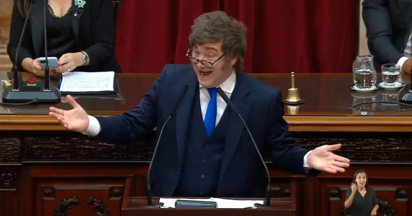Tras eliminar el plus por presentismo y bajar hasta $150 mil los salarios, el Gobierno convocó a paritarias a los gremios del sector público