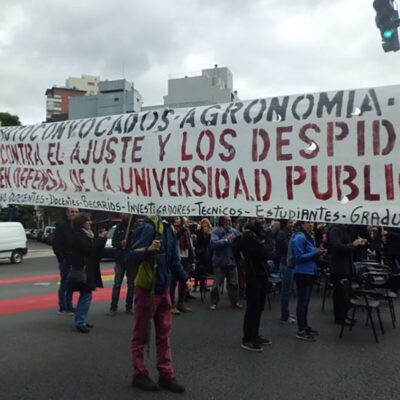 Denuncian que por el ajuste salarial del Gobierno en la UBA ya hay «renuncias masivas» y reducción de la oferta horaria