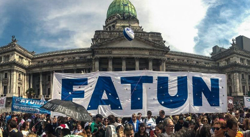 Con un paro por 24 horas, este lunes los docentes y NODOCENTES de universidades vuelven a exigir que Milei aplique la ley vigente de financiamiento