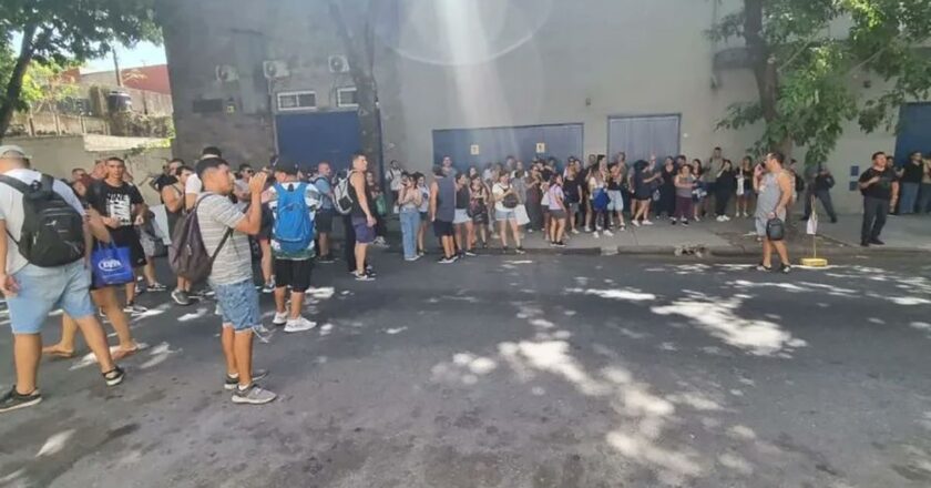 La emblemática fábrica de Cocot y Dufour despidió a sus últimos 140 empleados y comunicó el cese de actividades