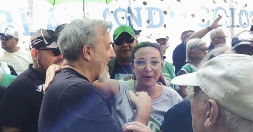 En medio de la ola de despidos en el Estado, denuncian que quieren cesantear a la titular de ATE PAMI en Rosario «para lograr impunidad en la corrupción»