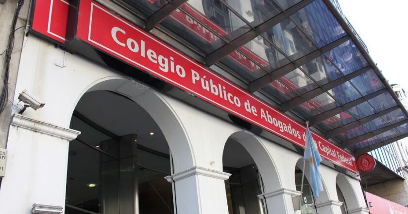 Los abogados porteños fueron a la Justicia para que se declaren inconstitucionales los artículos 10 y 56 de la Reforma Laboral