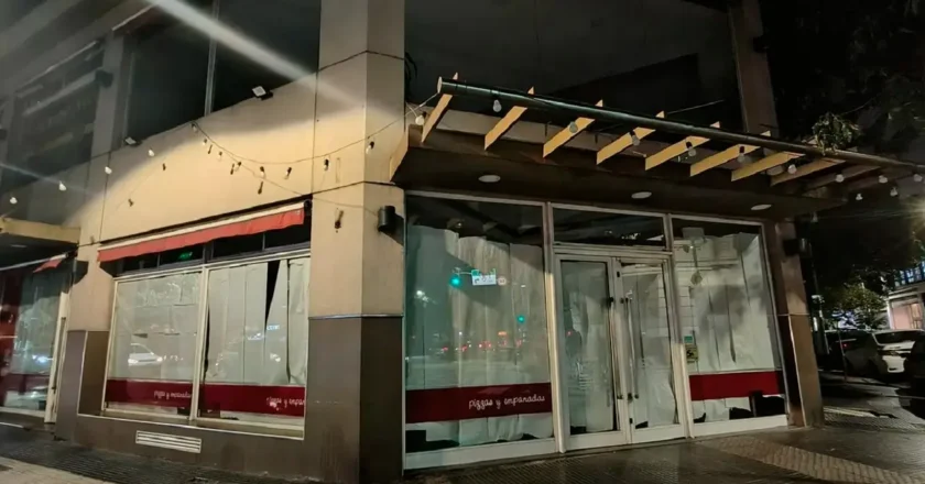 La crisis no da tregua y la cadena de pizzerías La Continental cerró cuatro locales emblemáticos