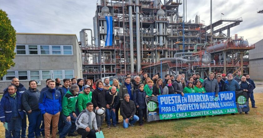 Ante la incertidumbre laboral anuncian un paro por tiempo indeterminado en la Planta Industrial de Agua Pesada