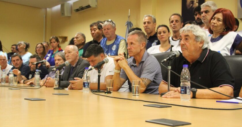 Los gremios universitarios de la CGT unificaron su rechazo contra la Ley de Libertad Educativa del gobierno que busca legalizar la «educación domiciliaria»