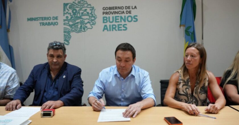 La UTA y la intendencia de Florencio Varela firmaron en el Ministerio de Trabajo bonaerense el traspaso y la continuidad laboral de 299 choferes tras el cambio de concesión del transporte local