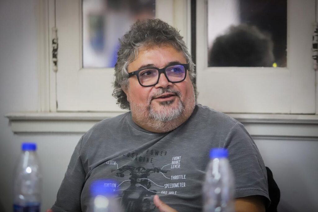 Rodeado de la cúpula del Frente Sindical, Yofra asumió un nuevo mandato al frente de Aceiteros y convocó a defender a los trabajadores "de un gobierno que nos declaró la guerra"