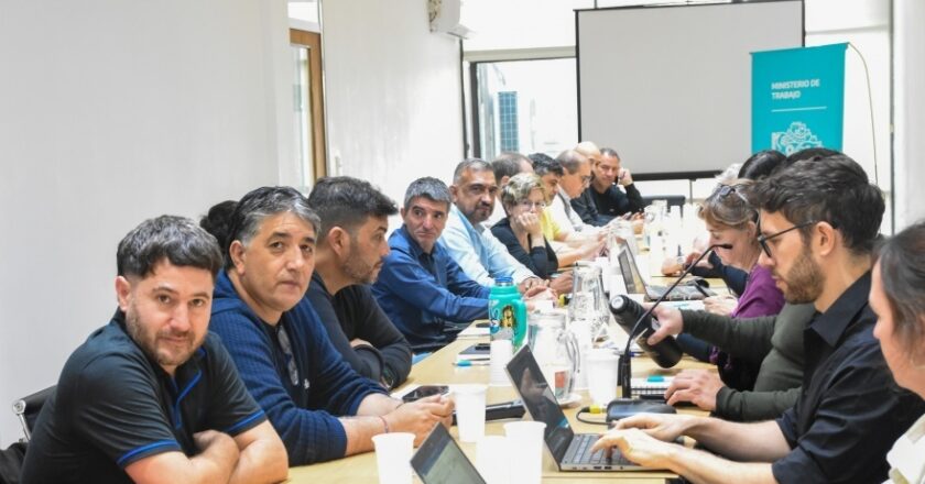 Con un aumento del 9%, Axel Kicillof cerró la paritaria y el conflicto salarial con los estatales bonaerenses