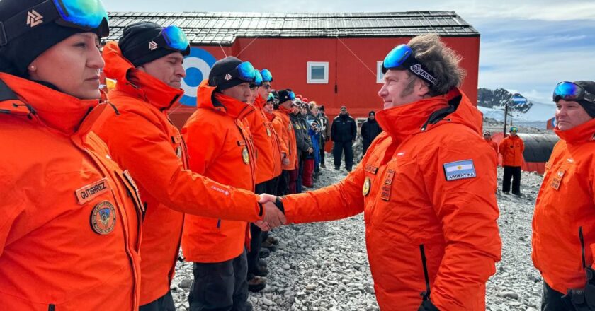 Trabajadores de Cancillería advierten que la «militarización» del Programa Antártico pone en peligro la soberanía argentina sobre el continente blanco