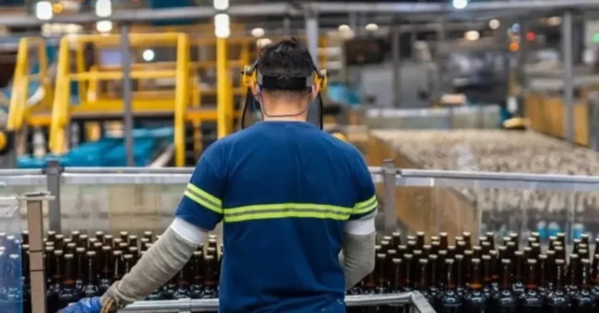 Trabajadores cerveceros de Quilmes se declaran en alerta por la falta de acuerdo salarial