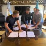 En Miramar, los trabajadores municipales firmaron su convenio colectivo de trabajo con la municipalidad de General Alvarado