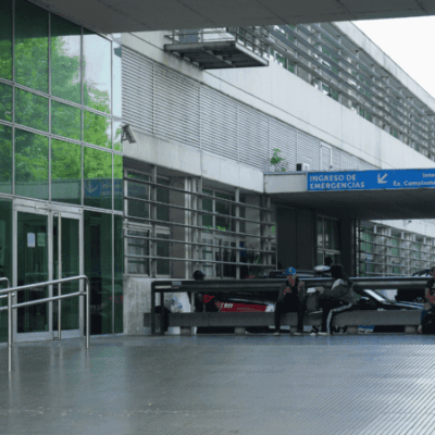 Rosario: Un hombre se atrincheró en una empresa bañado en combustible para reclamar una deuda salarial y se prendió fuego