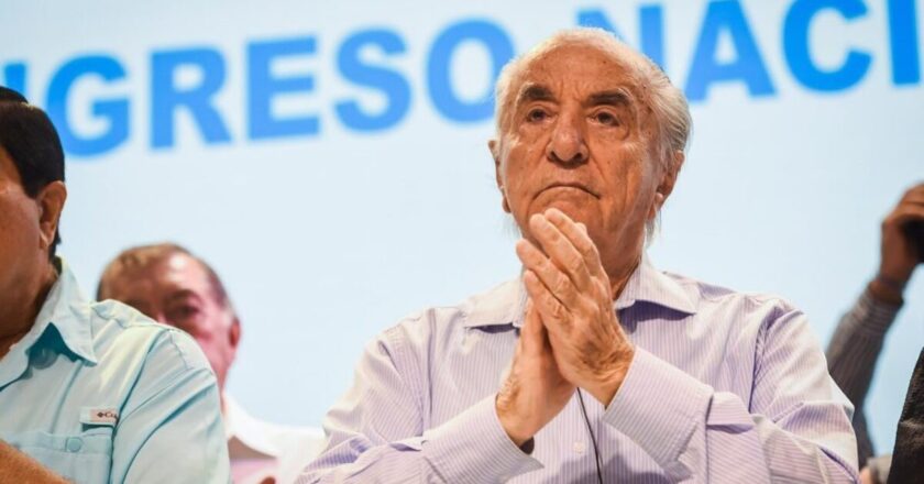 Luego de varias semanas de incertidumbre, el Gobierno homologó sin cambios la paritaria de Comercio