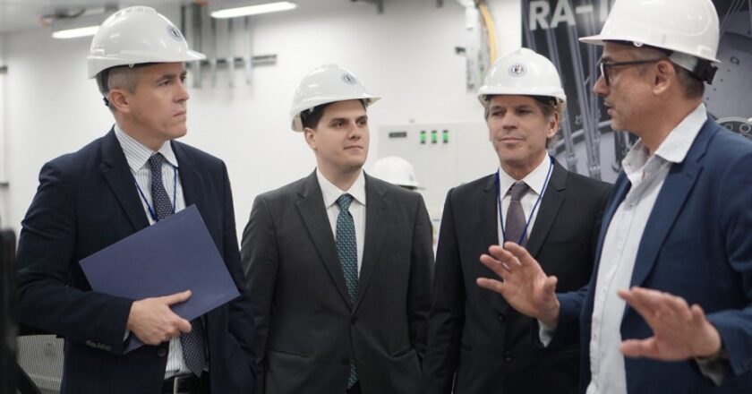 A un año del Plan Nuclear de Milei, directivos de la CNEA denuncian que «es inviable el desarrollo de proyectos» por el deterioro salarial y presupuestario