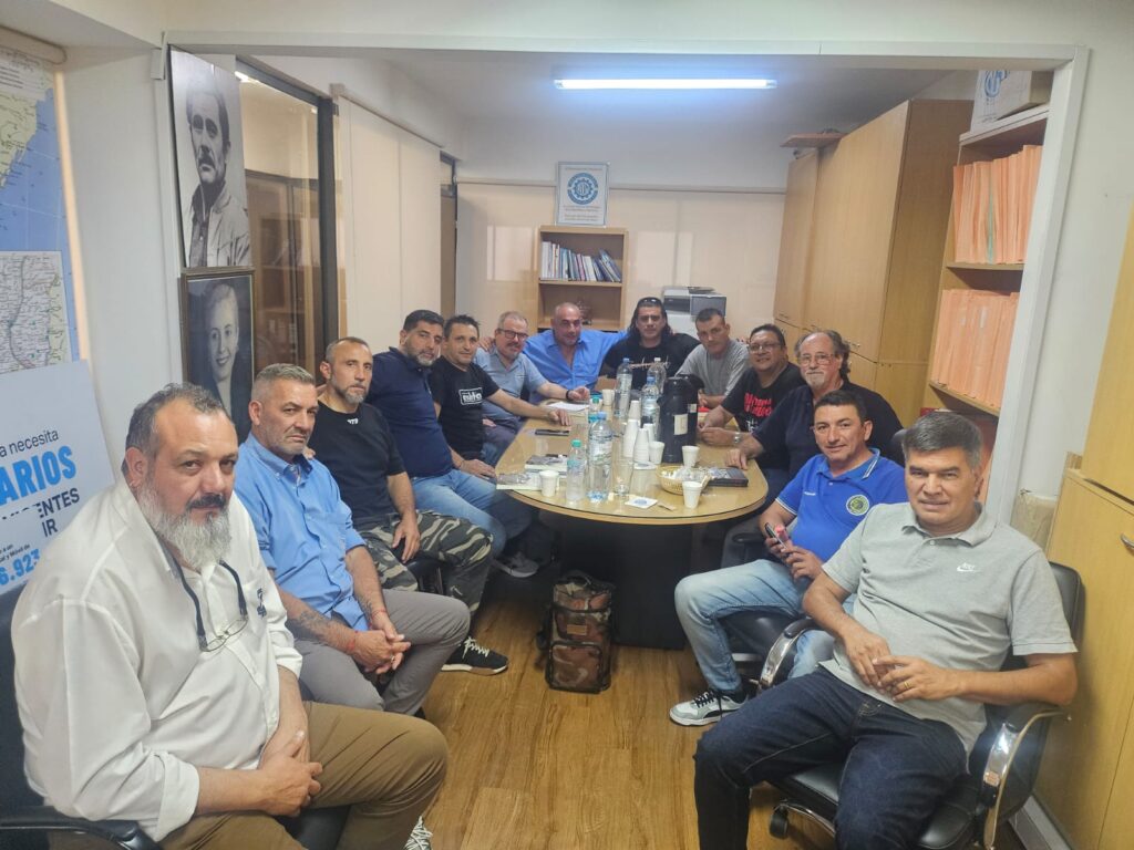 Delegados de la UTA de Roberto Fernández y Metrodelegados se sumaron al Frente de Sindicatos Unidos que empieza a consolidarse como polo de atracción opositor