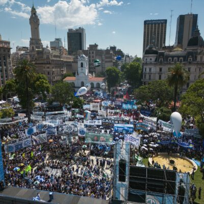 “Se terminó la paciencia, señor Presidente”: la CGT copó Plaza de Mayo y anticipó que profundizará los conflictos