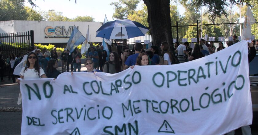 Ahora Sturzenegger amenaza con pasar la motosierra en el Servicio Meteorológico Nacional y echar al 85% del personal