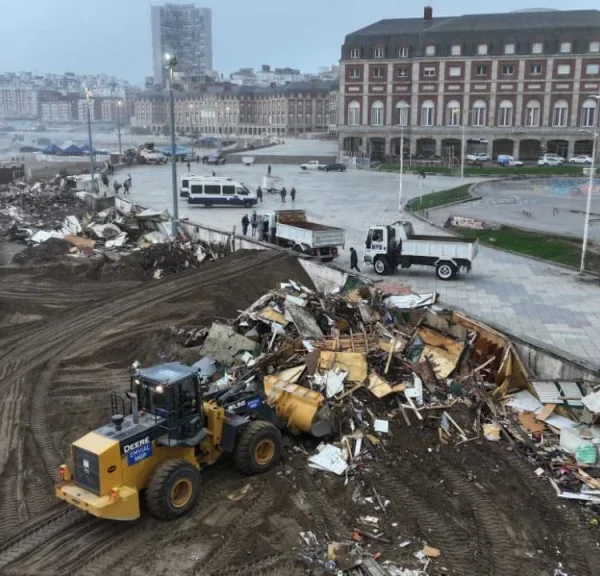 Tras las topadoras, el gremio de feriantes cruzó a Montenegro: «No aceptamos el desmantelamiento sin una alternativa digna»